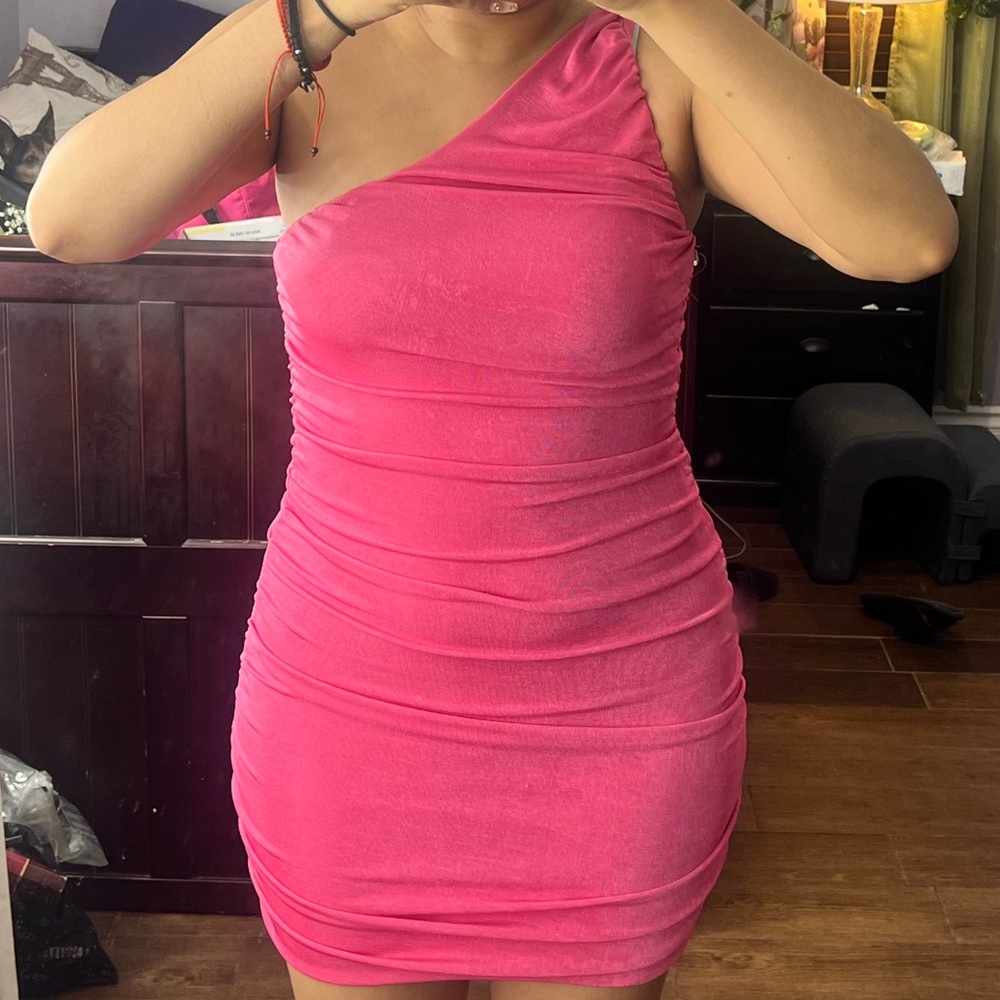 Elegant Pink One-Shoulder Dress